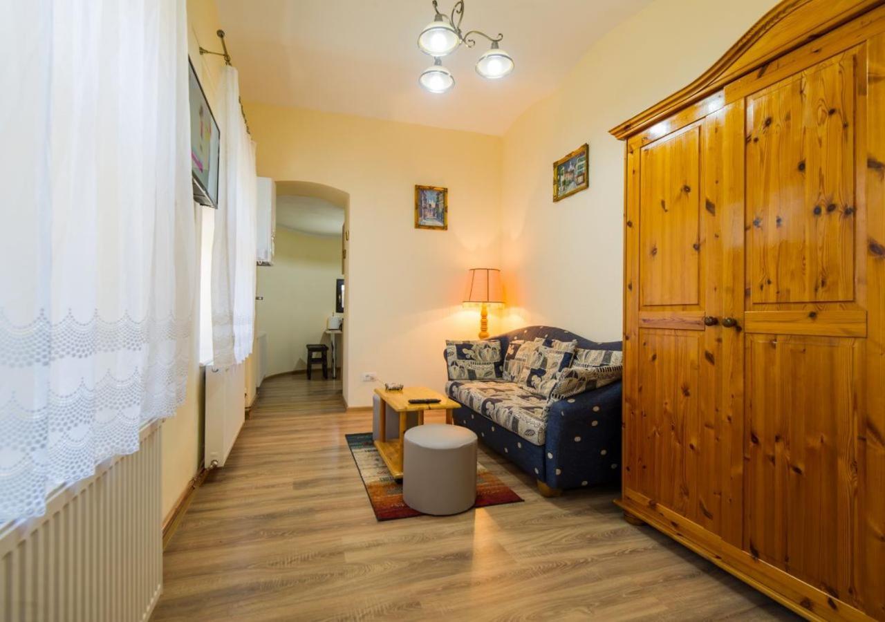 Apartment Carol Private Yard With Barbeque And Parking Sinaia Exterior foto